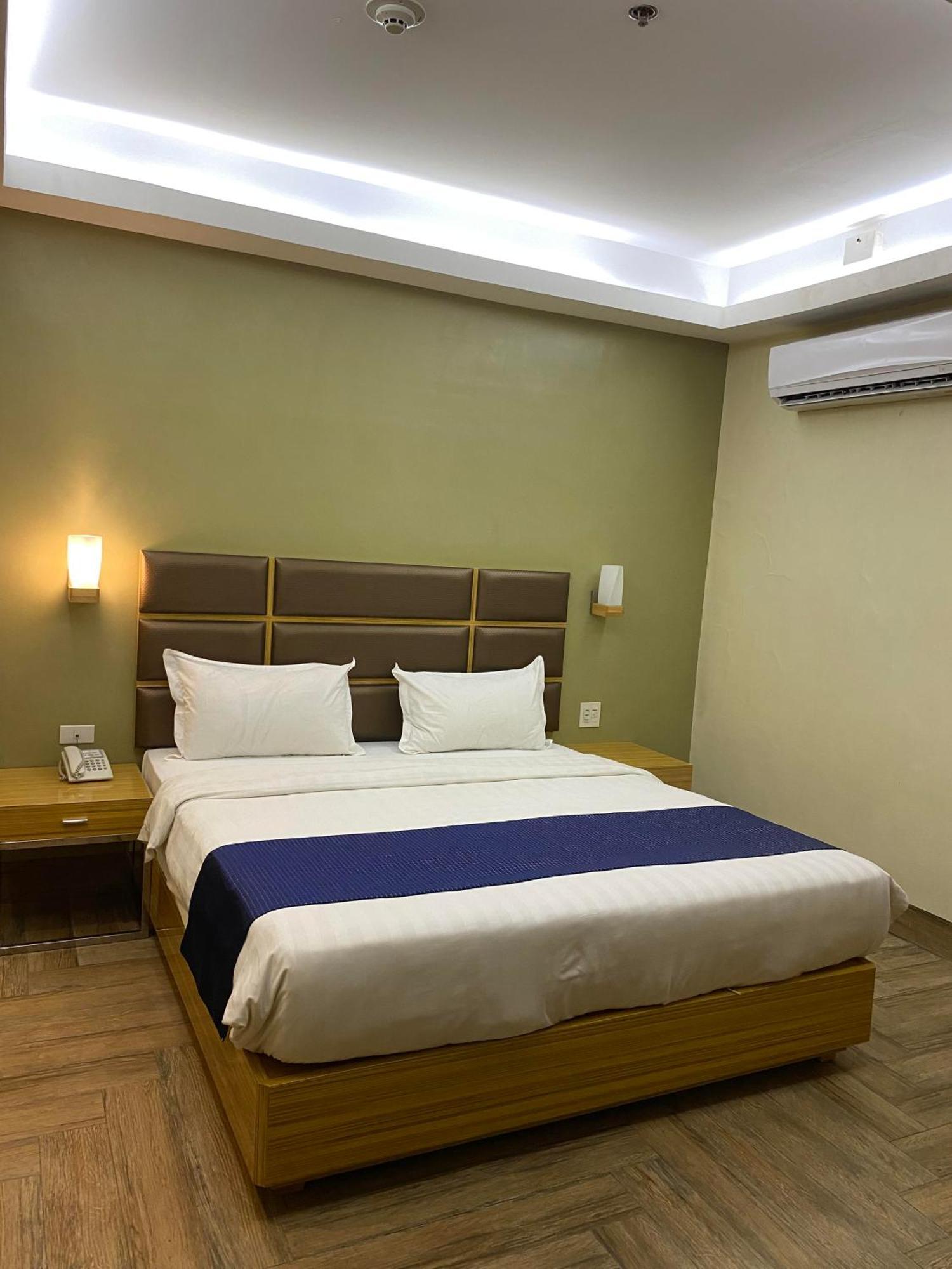 Sun Star Grand Hotel Manille Extérieur photo